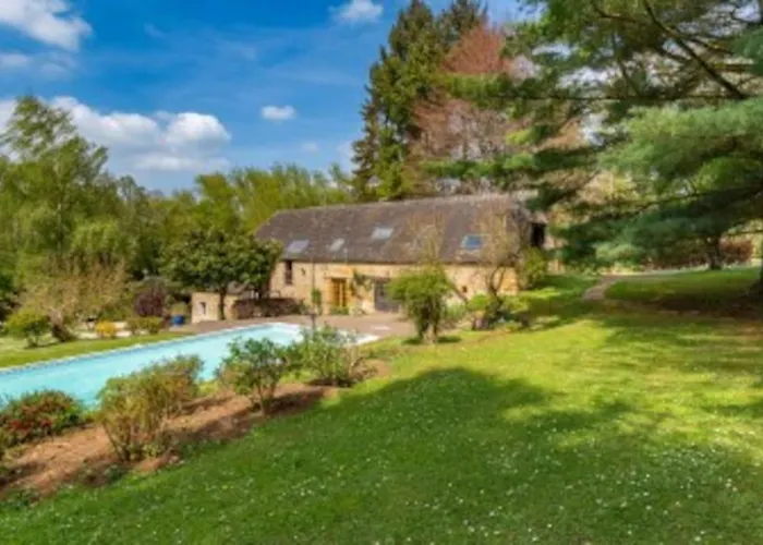 Epiceas, Piscine, Tennis, Guerquesalles