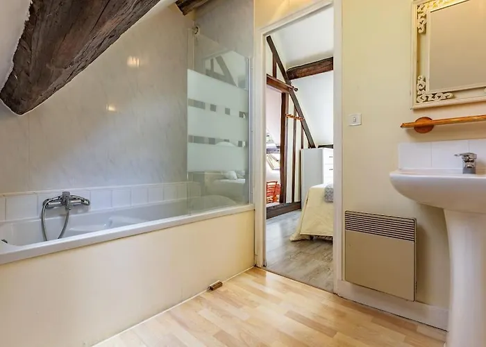 Epiceas, Piscine, Tennis, בית נופש